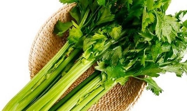 难吃|买芹菜时，遇到3种就算打折员工也不买，难吃又筋多