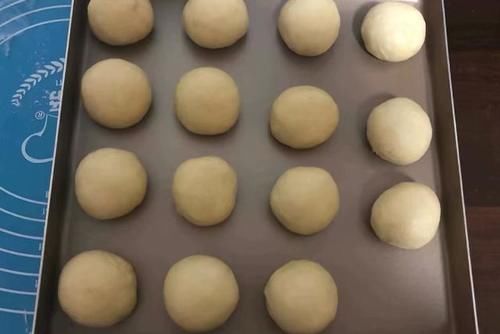 自制|自制椰蓉小面包,学会不用排队买,奶香味十足