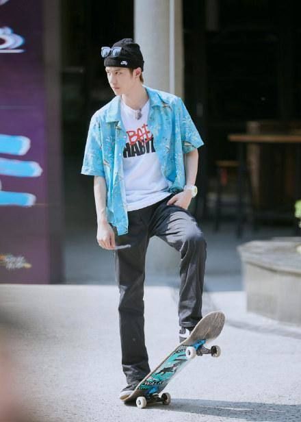  要来|极限青春2要来了，王一博疑率领滑板手回归，又可以看到滑板一博