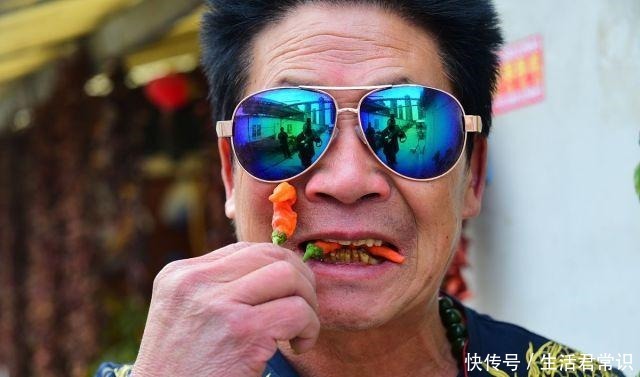 辣王|中国辣王每天把辣椒当饭吃 是饭馆最不欢迎的人|百家故事