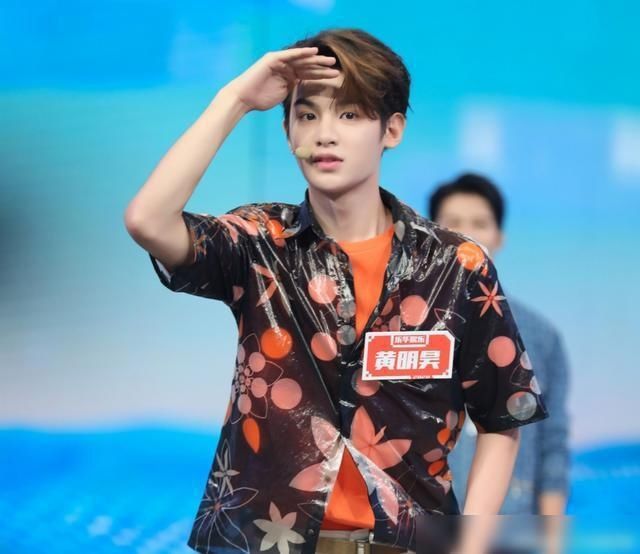  乐华|乐华七子合体参加《乘风破浪的姐姐》成团夜，这个组合还有？