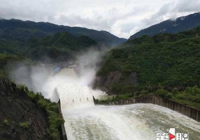  酉阳|每秒1300立方米！酉阳金家坝水库加大泄洪量