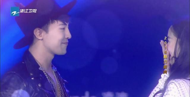 Baby|Baby唯一不敢对视的男嘉宾,见面瞬间跪倒在地,郑恺的反应亮了