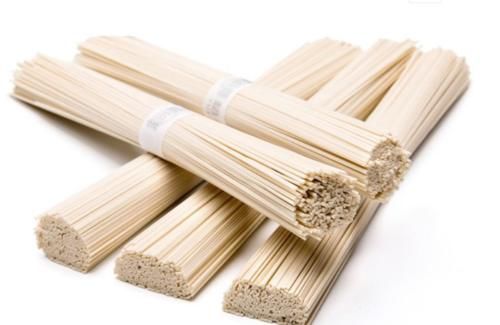  挂面|去超市买挂面，不管什么品牌，一定要看清两行字，买错等于白花钱