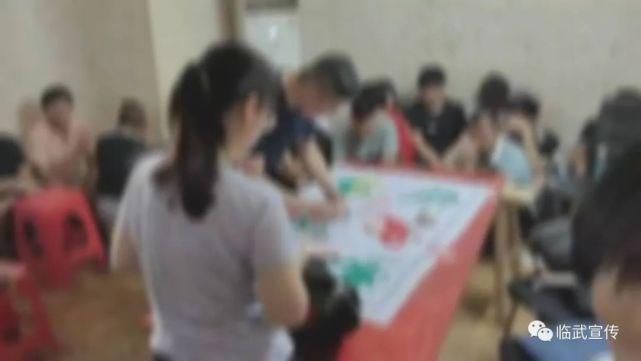 县公安局|扫黑除恶在行动|县公安局捣毁一处“虾公鲤鱼”赌窝点