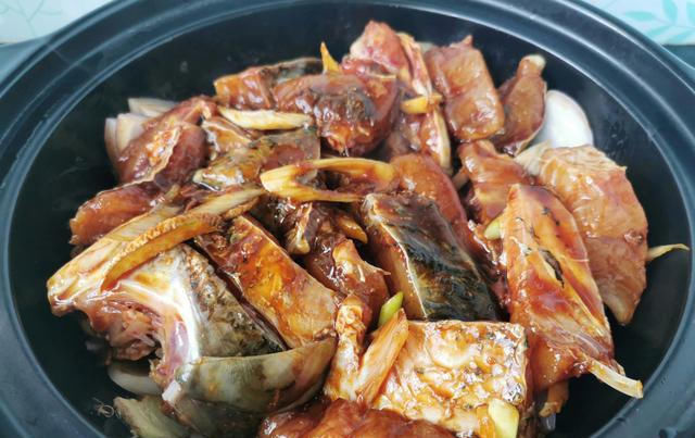  我家|我家做鱼块从不用水炖，不煎不油炸，鲜香滑嫩，炖一锅不够吃
