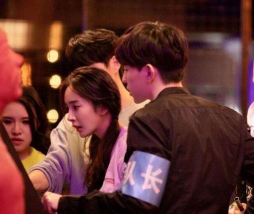  睁眼|《密室大逃脱》邓伦胆小再升级，被吓到不敢睁眼，把杨幂拖了一米远