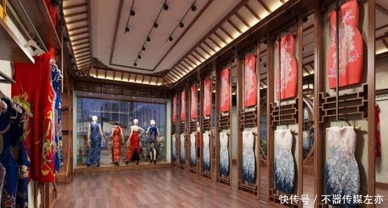  中国|越南大妈到中国旅游，狂购5件旗袍，结账时老板左右为难