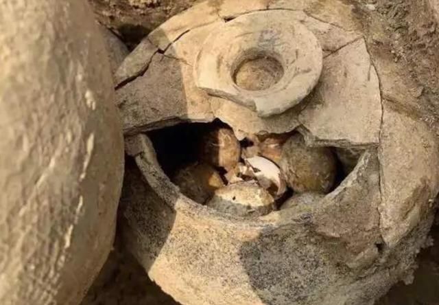  鸡蛋|古代人丧葬，为何要往墓中放鸡蛋？有两个原因，让考古专家很头疼