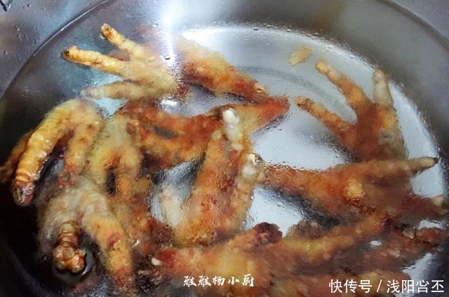 家人|虎皮凤爪不用买了,一次做三五斤,做法简单,学会家人夸你是大厨