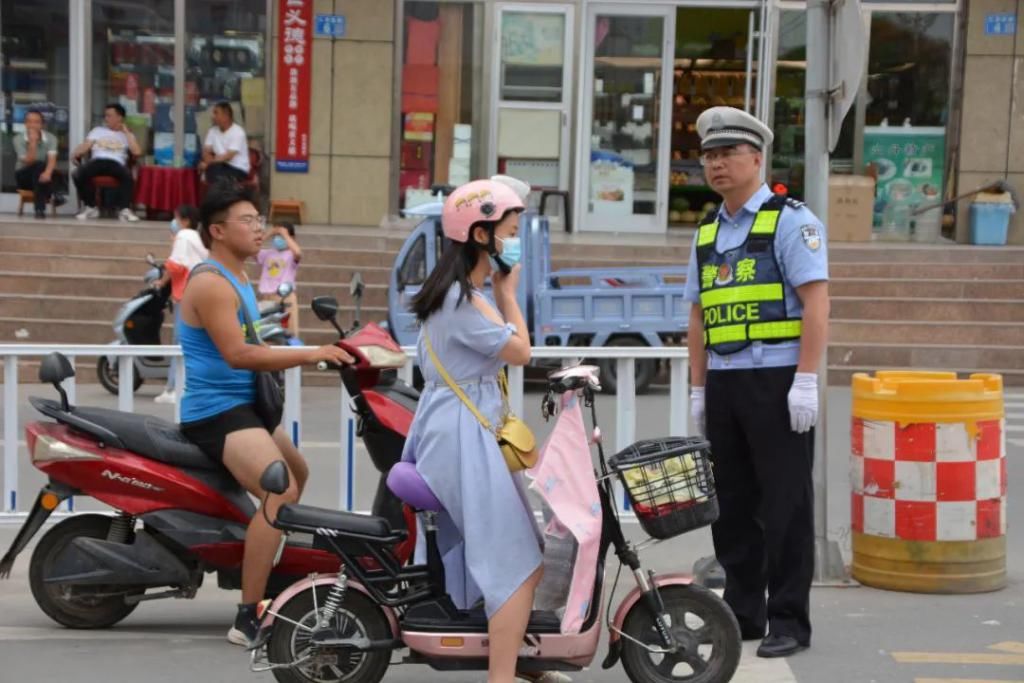  山丹|带了！戴了？自欺欺人！山丹公安交警持续开展电动车专项整治行动