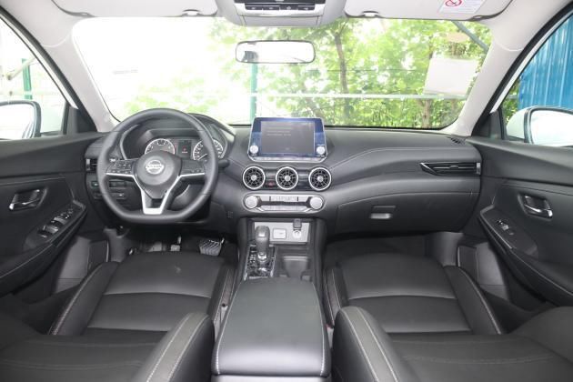 自由|紧凑型车之王！月薪8千也能淡定拿下！ 轩逸 vs 自由侠