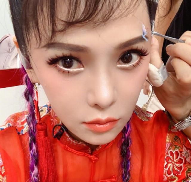 后台|伊能静晒《姐姐》录制后台照 预告将写万字毕业感言