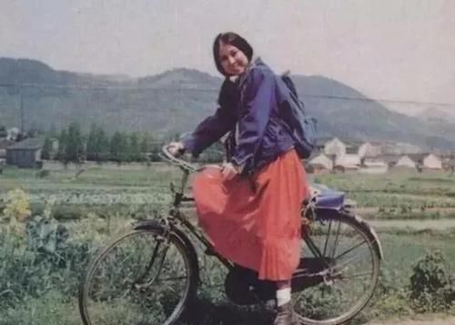  自杀|1次求婚被拒，2任丈夫死亡，3次自杀，48岁离世，作家三毛的一生