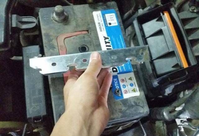  手磨机|骐达06款70ah安时电池详细安装