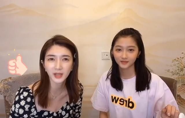 自拍|关晓彤自拍美颜开的有多大?当江疏影入镜,这脸和五官是认真的?