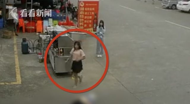  宠物狗|宠物狗街头狂奔，路边老人被狗绳绊倒身亡