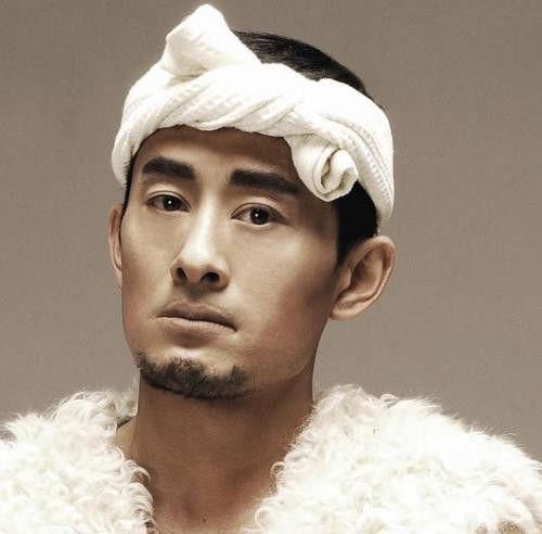  走红|他上《星光大道》走红，登春晚娶超女，后因身份造假销声匿迹