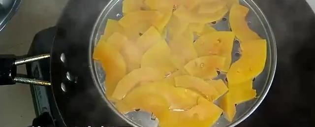 做法|香软的南瓜饼这样做,不用加一滴水,做法简单易学