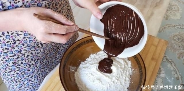 记得|爱吃巧克力记得收藏,教你一种特殊的吃法,软甜可口,止不住