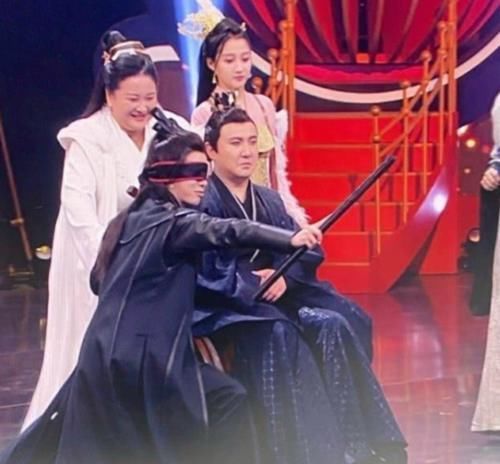 李沁|《王牌对王牌》李沁再扮鸡腿姑娘,离开滤镜的她,对比不要太真实