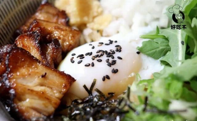 进去|纽约第一家日式油泼面+宝藏小酒馆新张!进去的居然都被上了一课?