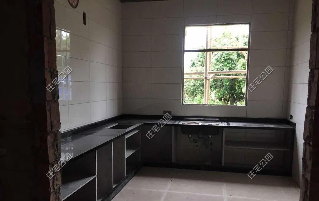 小伙|晒家丨广东这位95后小伙, 花75万为爷爷奶奶建房养老, 孝心太难得