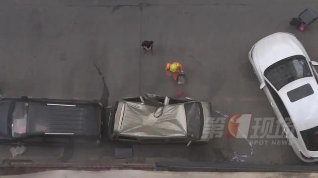 小车|奇迹！男子从8楼坠落砸凹小车，事后自行爬起上了救护车