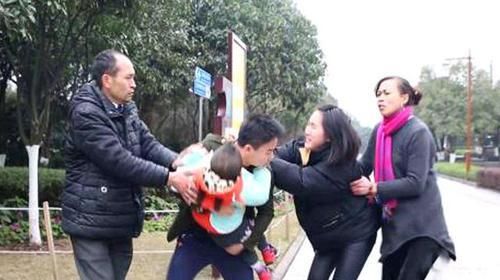 忽视|4000字分析拐卖事件,孩子“自我保护意识”很重要,父母可别忽视