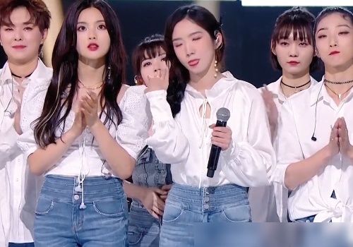  Yamy|Yamy受徐明朝影响太大，其他成员都在认真参与节目，她却低头不语