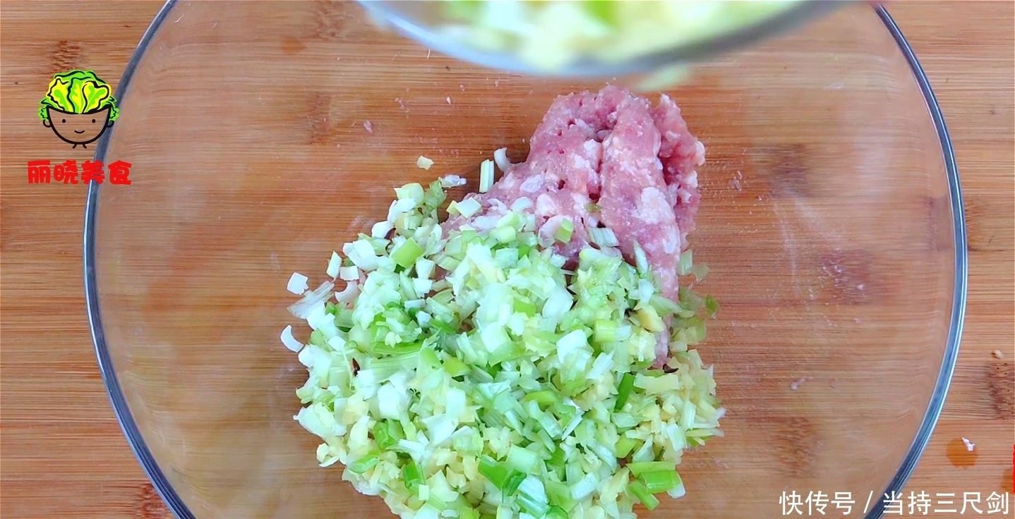 记住|蒸包子，记住不要直接上锅蒸，诀窍告诉你，出锅包子又白又软好吃