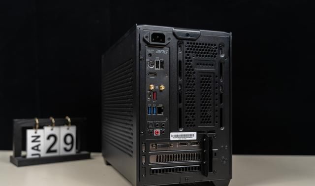  酷冷|设计精致，用料厚道、酷冷至尊NR200(魔方200)迷你机箱 评测