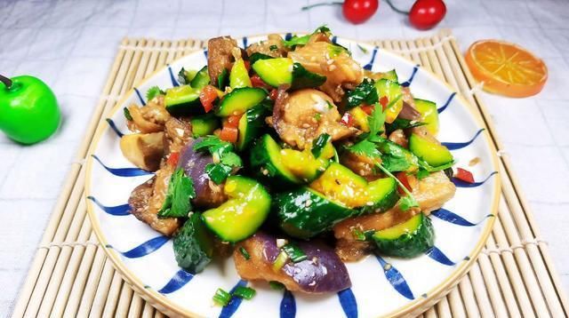  好吃|黄瓜和它是搭档，一蒸一拌，爽口解馋，简单省事，好吃停不下筷子