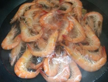  不对|清水煮大虾，直接下锅煮是不对的，教你1招，虾肉弹牙爽滑无腥味