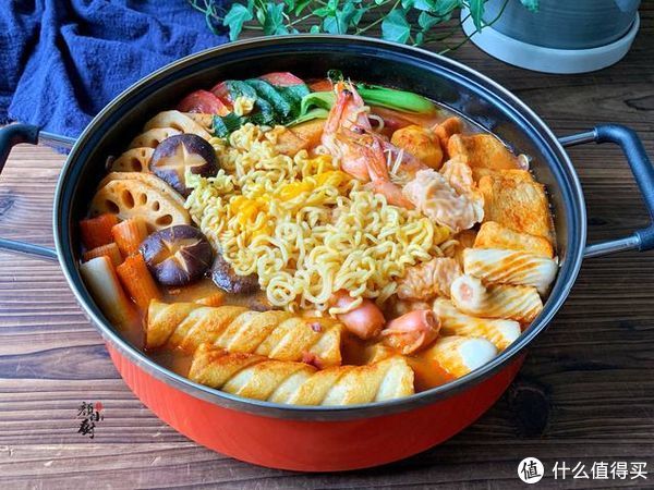  鲜虾|68元自制火锅，17种食材煮一锅，芝士鲜虾加泡面，太过瘾了