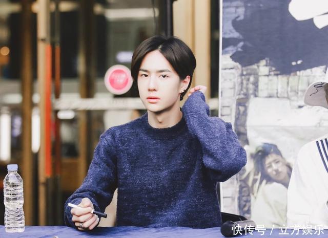  王一博|再变九漏鱼？王一博采访不会说话，网友：尴尬