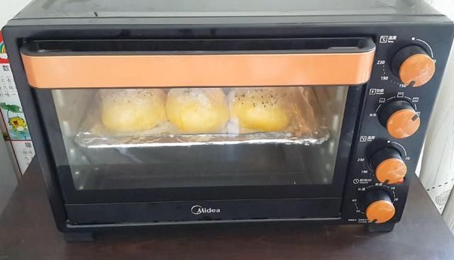  面包|面包这样做才好吃，加4个鸡蛋，蓬松暄软又香甜，学会能开店了