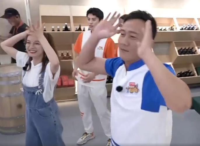  动作|《元气满满的哥哥》吴昕带领哥哥跳广场舞，两队表现差异很明显