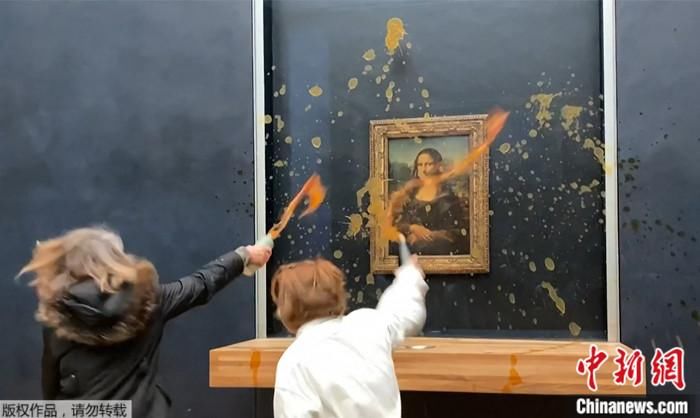 达·芬奇名画《蒙娜丽莎》被泼南瓜汤，原因是……