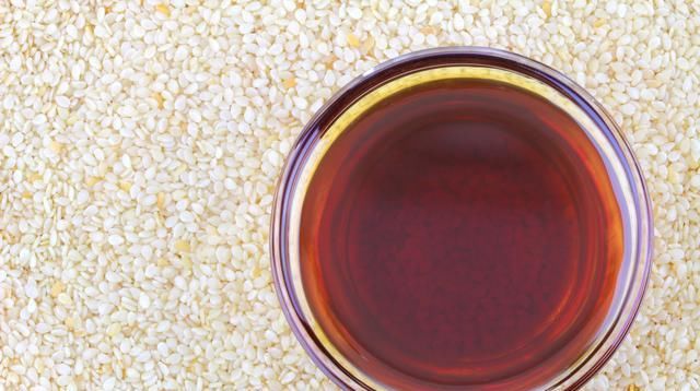 香油|吃了这么多年 一直吃错了 难怪健康不在了 玉磨坊小磨香油告诉你