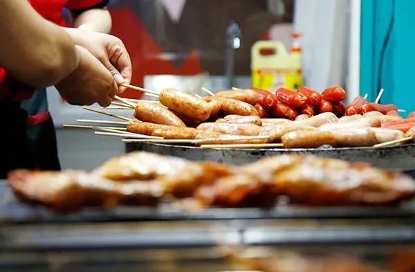 一条街|入夜后!宝坻夜市真的太热闹了!吃货快来!宝坻最香的一条街来了!