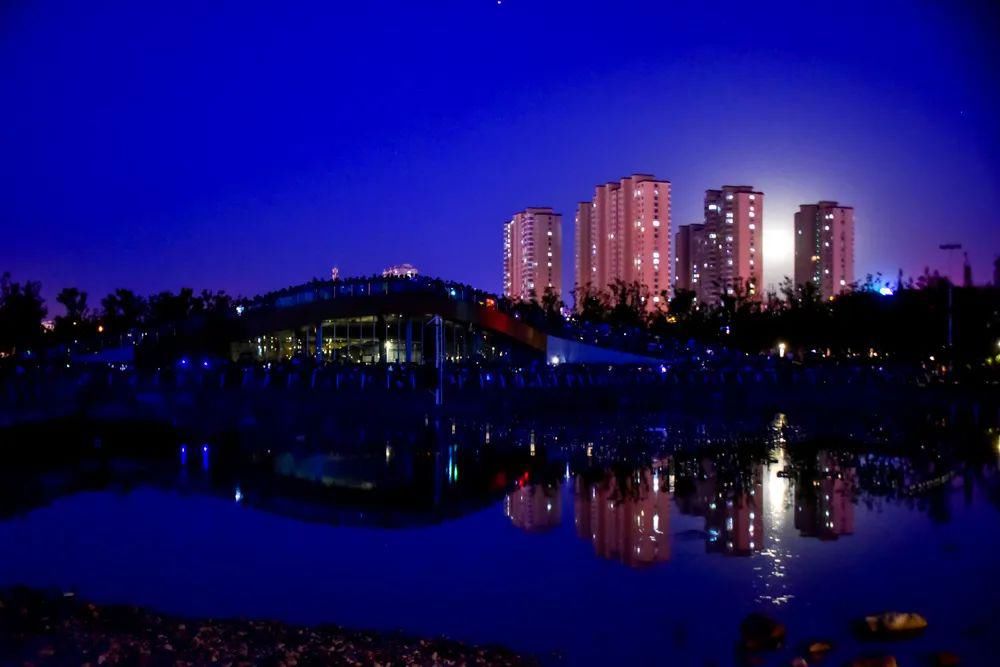  越来越|忻州：今年夏天最美夜景！遗山公园惊艳亮相！忻州越来越好！