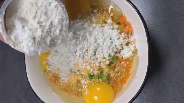 担保|炸萝卜丸子的技巧，满足3个条件，担保外焦里嫩咸香酥脆