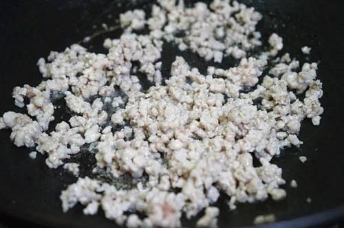  夏季|豆角干，不止炖肉香，夏季快炒几分钟，出锅前就香气飘出，吃不够