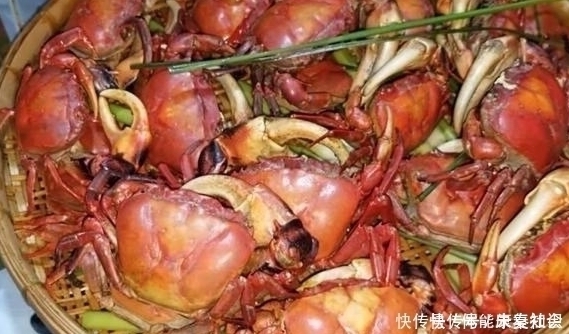 特别|大娘挑担卖“它”,8元一只没人买,我300全包了,掰开后很惊喜