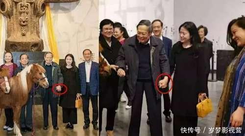 乘车|97岁杨振宁现身不见妻子翁帆,获多人搀扶,多人照顾拄拐杖乘车