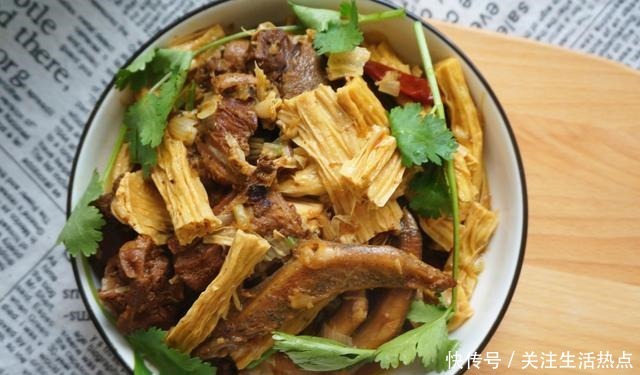 腥味|做好的鸭肉腥味重，原来要多加这1步，5分钟去除腥味，肉香味美