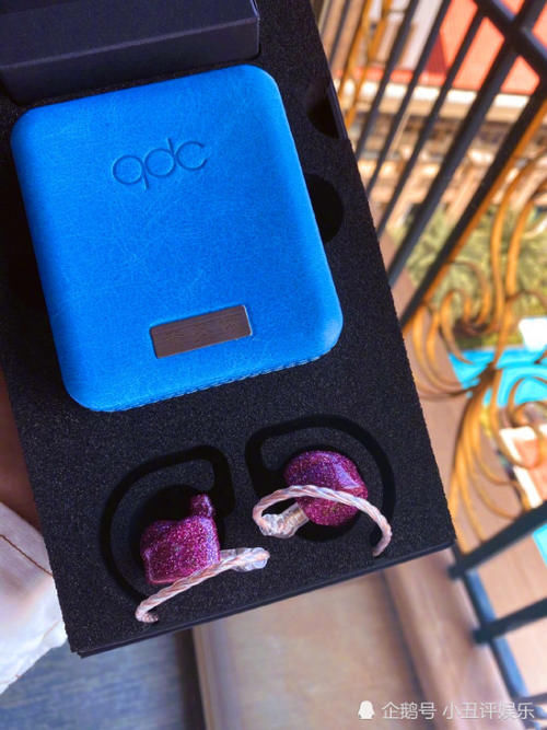 耳机|黄圣依称赵兆送的万元耳机是“社会人”标配,网友:不,你是仙女!