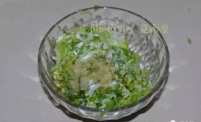  饼子上面|想做出层次分明的葱油饼，这个东西还真不能少！