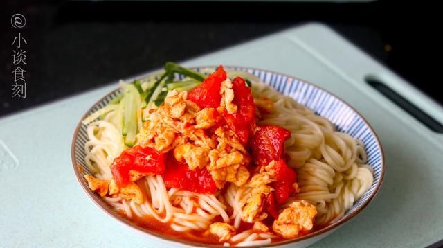  面馆|煮面条时, 开水下锅还是冷水下锅, 面馆老板透露一招, 省时还劲道